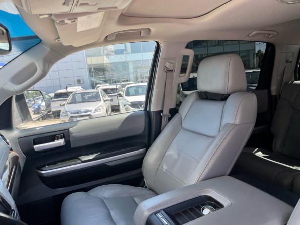 Toyota Tundra II Рестайлинг с пробегом 2015 года, цена 5 500 000 рублей, 164000 км, offers.body_type.unknown, Автокод Объявления