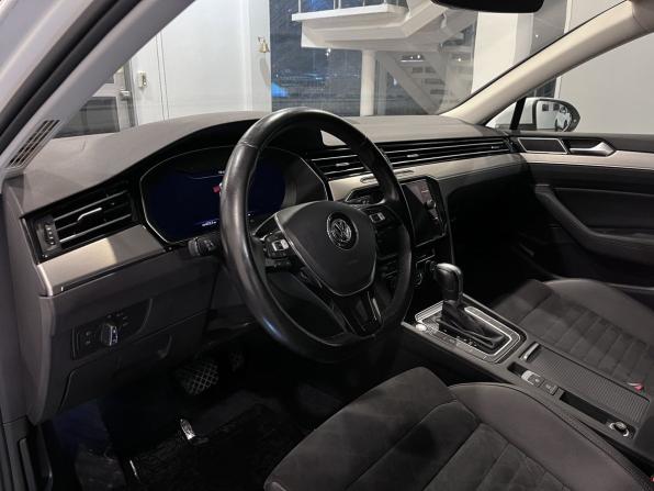 Volkswagen Passat B8 с пробегом 2018 года, цена 2 682 000 рублей, 84376 км, седан, Автокод Объявления
