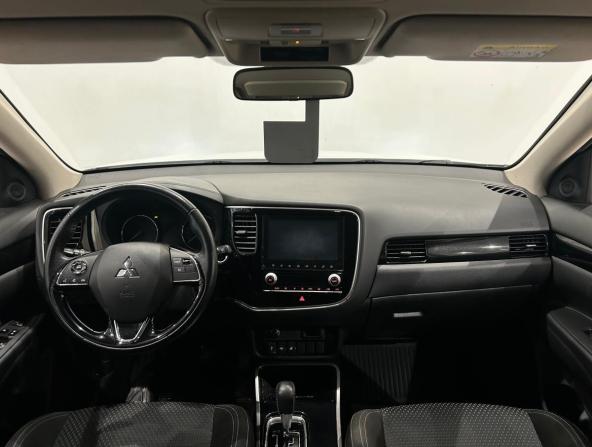 Mitsubishi Outlander III Рестайлинг 3 с пробегом 2022 года, цена 2 449 000 рублей, 93456 км, внедорожник, Автокод Объявления