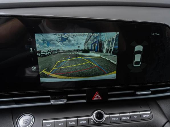 Hyundai Elantra VII (CN7) Рестайлинг с пробегом 2024 года, цена 2 220 000 рублей, 24650 км, седан, Автокод Объявления