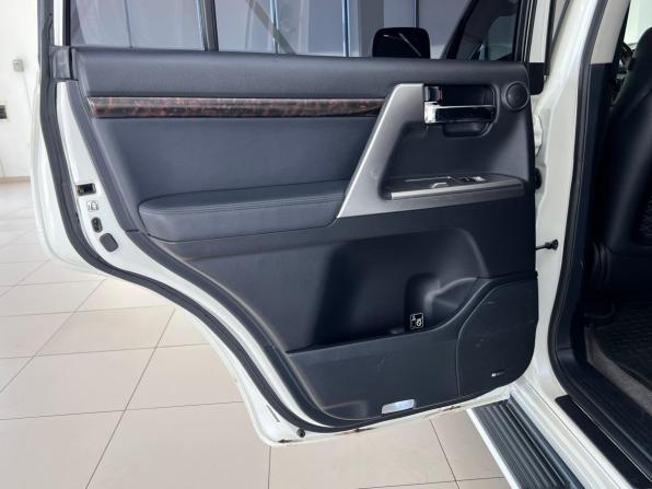 Toyota Land Cruiser 200 Series Рестайлинг 1 с пробегом 2013 года, цена 3 800 000 рублей, 218223 км, внедорожник, Автокод Объявления