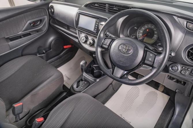 Toyota Vitz III (XP130) Рестайлинг 2 с пробегом 2017 года, цена 1 059 000 рублей, 105000 км, хэтчбек, Автокод Объявления