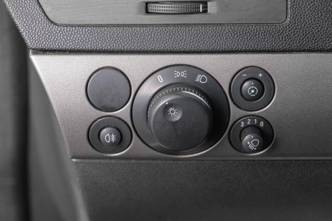 Opel Astra H с пробегом 2005 года, цена 419 000 рублей, 300000 км, хэтчбек, Автокод Объявления