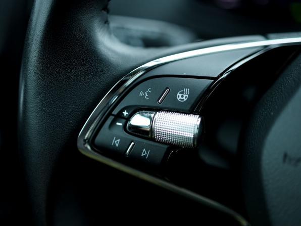 Skoda Karoq I с пробегом 2021 года, цена 2 569 000 рублей, 108411 км, внедорожник, Автокод Объявления