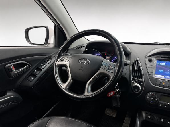 Hyundai ix35 I Рестайлинг с пробегом 2015 года, цена 1 399 000 рублей, 180000 км, внедорожник, Автокод Объявления