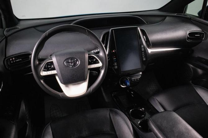 Toyota Prius IV Рестайлинг (XW50) с пробегом 2019 года, цена 2 349 000 рублей, 73255 км, лифтбек, Автокод Объявления