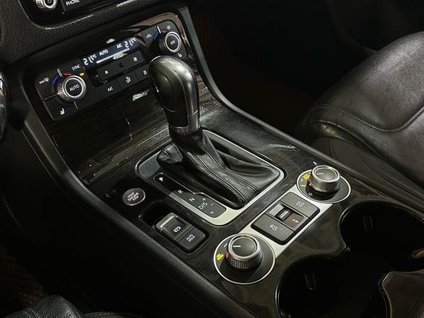 Volkswagen Touareg II Рестайлинг с пробегом 2016 года, цена 2 499 990 рублей, 240519 км, внедорожник, Автокод Объявления