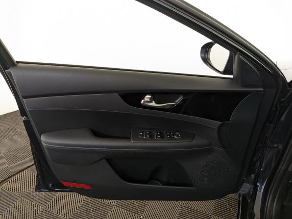 Kia Cerato IV Рестайлинг с пробегом 2021 года, цена 2 250 000 рублей, 28605 км, седан, Автокод Объявления