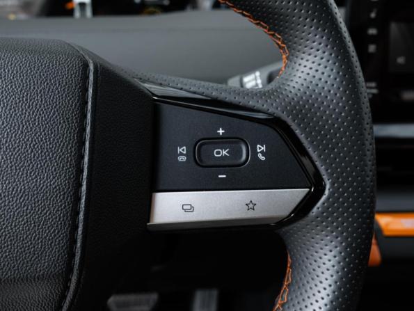 Changan UNI-V I с пробегом 2024 года, цена 2 340 000 рублей, 29714 км, лифтбек, Автокод Объявления
