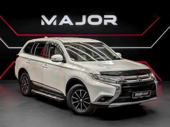Mitsubishi Outlander III Рестайлинг 2 с пробегом 2018 года, цена 1 900 000 рублей, 71986 км, внедорожник, Автокод Объявления