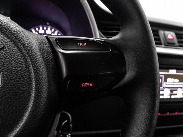 Kia Rio IV Рестайлинг с пробегом 2021 года, цена 1 349 000 рублей, 89641 км, седан, Автокод Объявления