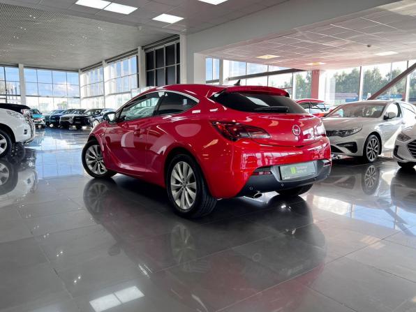 Opel Astra J Рестайлинг с пробегом 2014 года, цена 1 095 000 рублей, 129014 км, хэтчбек, Автокод Объявления