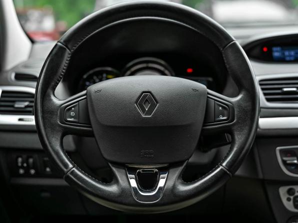 Renault Megane III Рестайлинг с пробегом 2013 года, цена 710 000 рублей, 125175 км, хэтчбек, Автокод Объявления