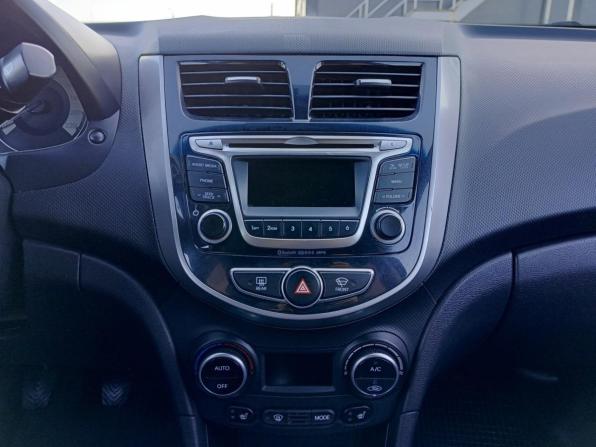 Hyundai Solaris I Рестайлинг с пробегом 2015 года, цена 875 000 рублей, 151180 км, хэтчбек, Автокод Объявления