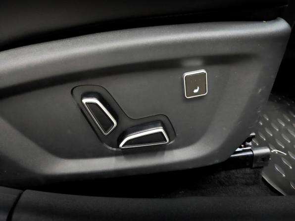 Changan UNI-V I с пробегом 2024 года, цена 2 450 000 рублей, 22807 км, лифтбек, Автокод Объявления