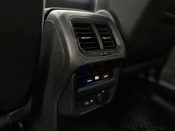Volkswagen Tiguan II Рестайлинг с пробегом 2021 года, цена 2 399 000 рублей, 216100 км, внедорожник, Автокод Объявления