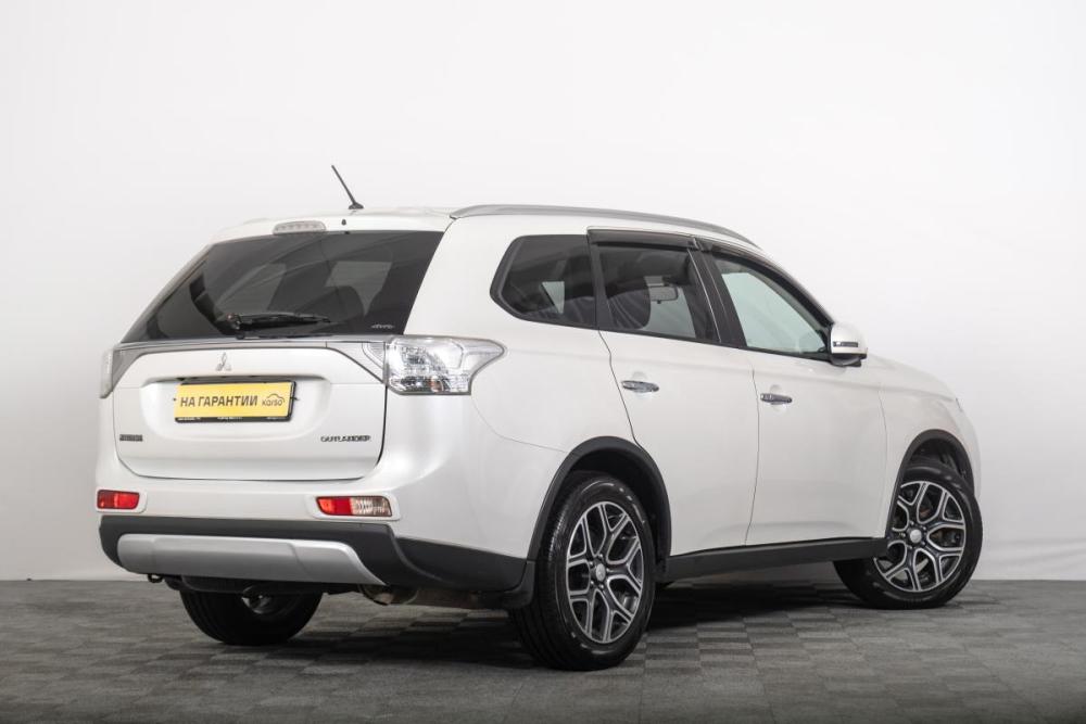 Mitsubishi Outlander III Рестайлинг Томск  - изображение 7