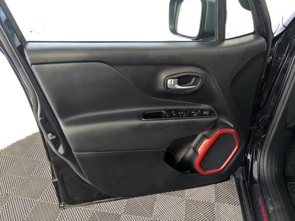 Jeep Renegade I Рестайлинг с пробегом 2018 года, цена 1 650 000 рублей, 152197 км, внедорожник, Автокод Объявления