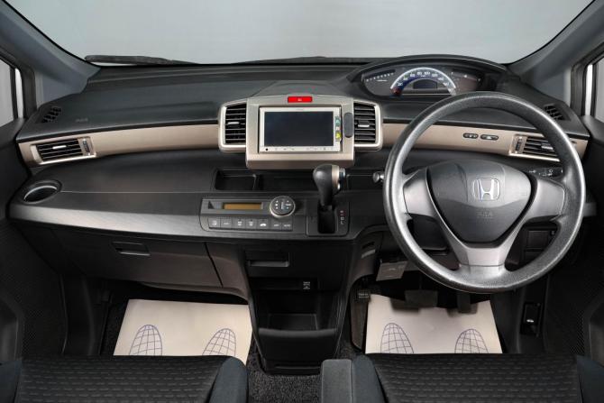 Honda Freed I с пробегом 2010 года, цена 1 159 000 рублей, 86000 км, компактвэн, Автокод Объявления
