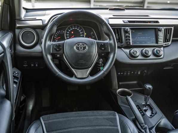 Toyota RAV4 IV (XA40) с пробегом 2015 года, цена 1 998 000 рублей, 116774 км, внедорожник, Автокод Объявления