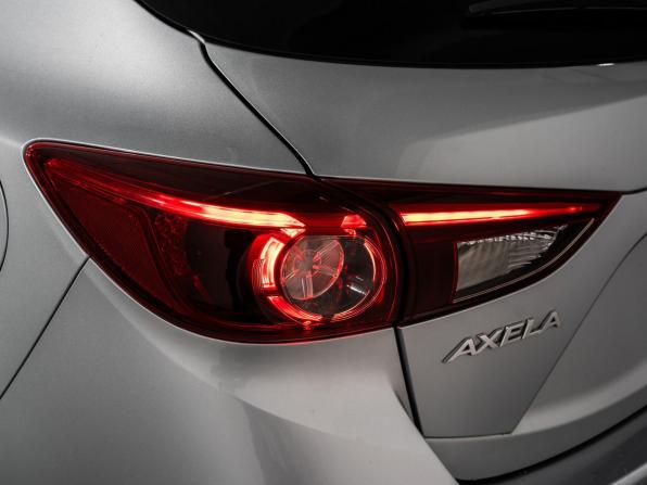 Mazda Axela III Рестайлинг с пробегом 2017 года, цена 1 130 000 рублей, 186052 км, хэтчбек, Автокод Объявления
