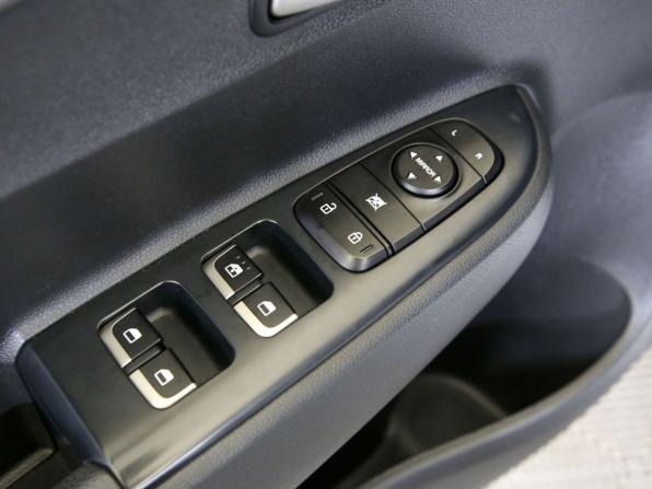 Kia Rio IV Рестайлинг с пробегом 2022 года, цена 1 750 000 рублей, 87356 км, хэтчбек, Автокод Объявления
