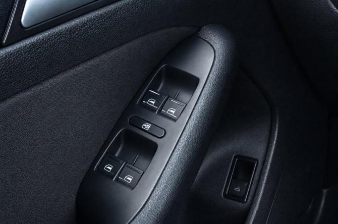 Volkswagen Jetta VI с пробегом 2014 года, цена 879 000 рублей, 220000 км, седан, Автокод Объявления