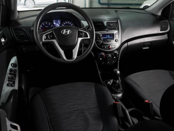 Hyundai Solaris I Рестайлинг с пробегом 2016 года, цена 1 010 000 рублей, 173258 км, седан, Автокод Объявления