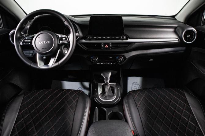 Kia Cerato IV Рестайлинг с пробегом 2021 года, цена 2 589 000 рублей, 34000 км, седан, Автокод Объявления
