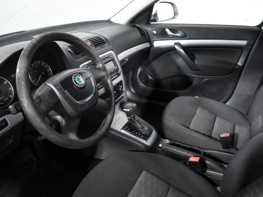 Skoda Octavia II (A5) Рестайлинг Санкт-Петербург  - изображение 9