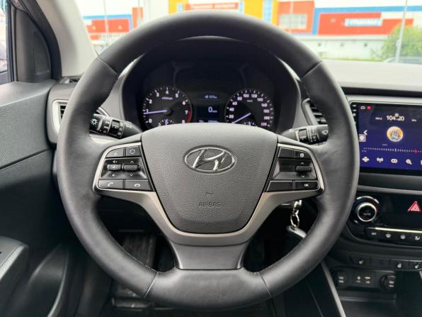Hyundai Solaris II с пробегом 2017 года, цена 1 300 000 рублей, 105965 км, седан, Автокод Объявления