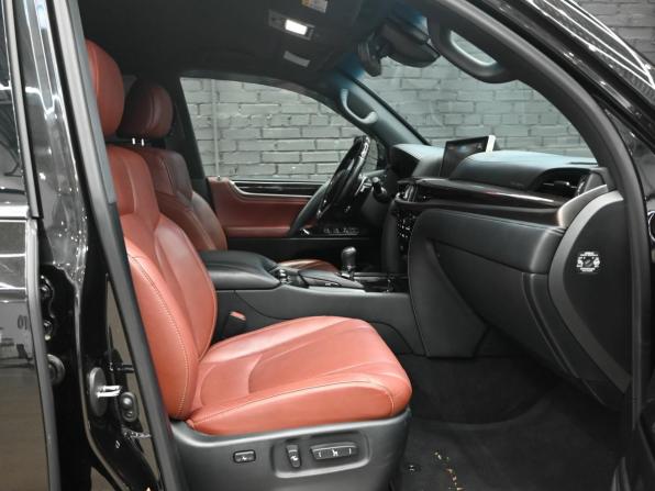 Lexus LX III Рестайлинг 2 с пробегом 2019 года, цена 9 850 000 рублей, 97140 км, внедорожник, Автокод Объявления
