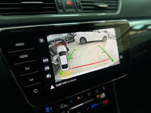 Skoda Superb III Рестайлинг с пробегом 2024 года, цена 3 620 000 рублей, 38400 км, лифтбек, Автокод Объявления