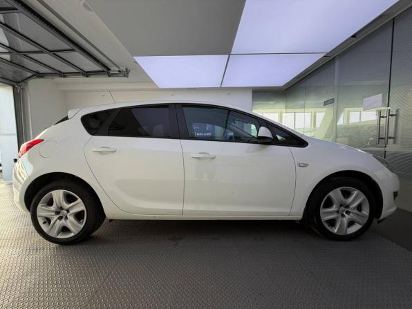Opel Astra J Рестайлинг с пробегом 2012 года, цена 720 000 рублей, 154825 км, хэтчбек, Автокод Объявления