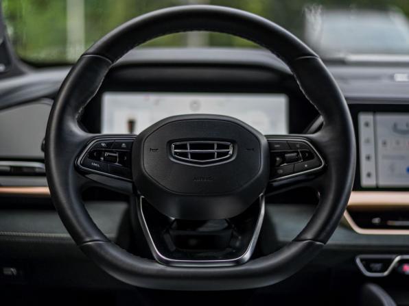 Geely Monjaro I Рестайлинг (China Market) с пробегом 2024 года, цена 3 325 000 рублей, 41830 км, внедорожник, Автокод Объявления