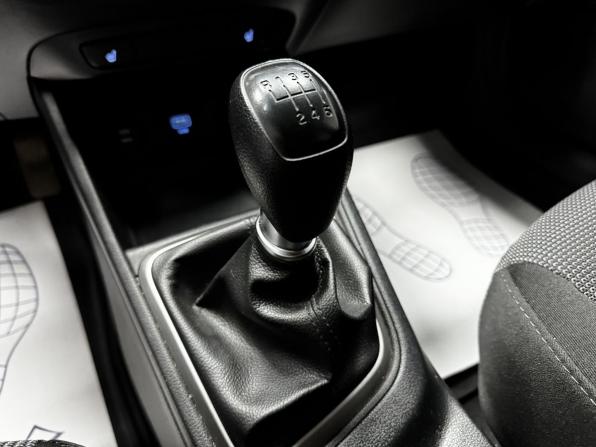 Hyundai Solaris II с пробегом 2019 года, цена 1 370 000 рублей, 84017 км, седан, Автокод Объявления