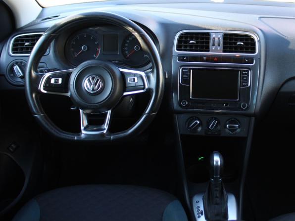 Volkswagen Polo V Рестайлинг с пробегом 2019 года, цена 1 029 000 рублей, 195550 км, седан, Автокод Объявления