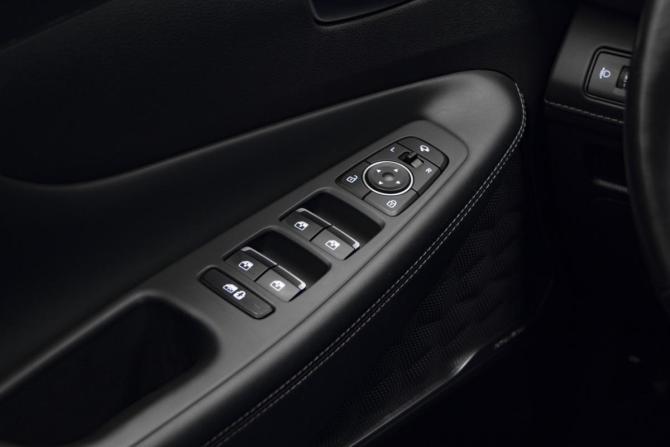 Hyundai Santa Fe IV Рестайлинг с пробегом 2022 года, цена 3 995 000 рублей, 67556 км, внедорожник, Автокод Объявления