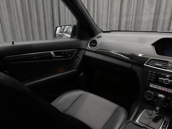 Mercedes-Benz C-Класс III (W204) Рестайлинг с пробегом 2012 года, цена 1 400 000 рублей, 109000 км, седан, Автокод Объявления