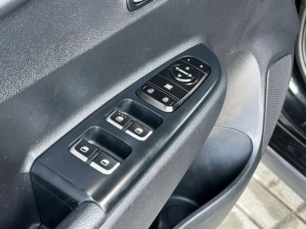 Kia Rio IV с пробегом 2018 года, цена 1 647 000 рублей, 86730 км, хэтчбек, Автокод Объявления
