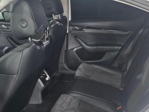 Skoda Octavia IV (A8) с пробегом 2021 года, цена 2 330 000 рублей, 63000 км, лифтбек, Автокод Объявления