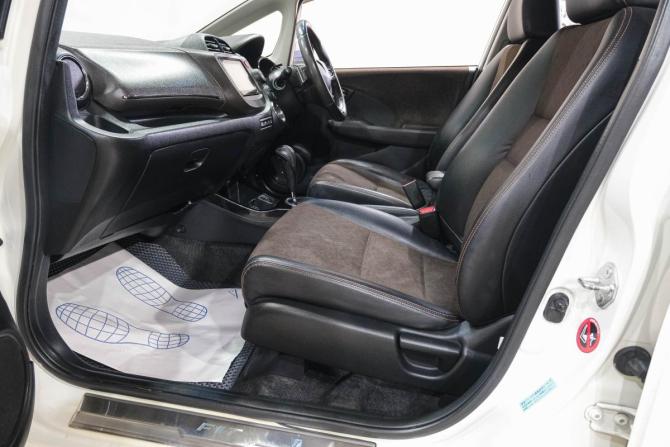Honda Fit Shuttle I Рестайлинг с пробегом 2013 года, цена 999 000 рублей, 174000 км, универсал, Автокод Объявления