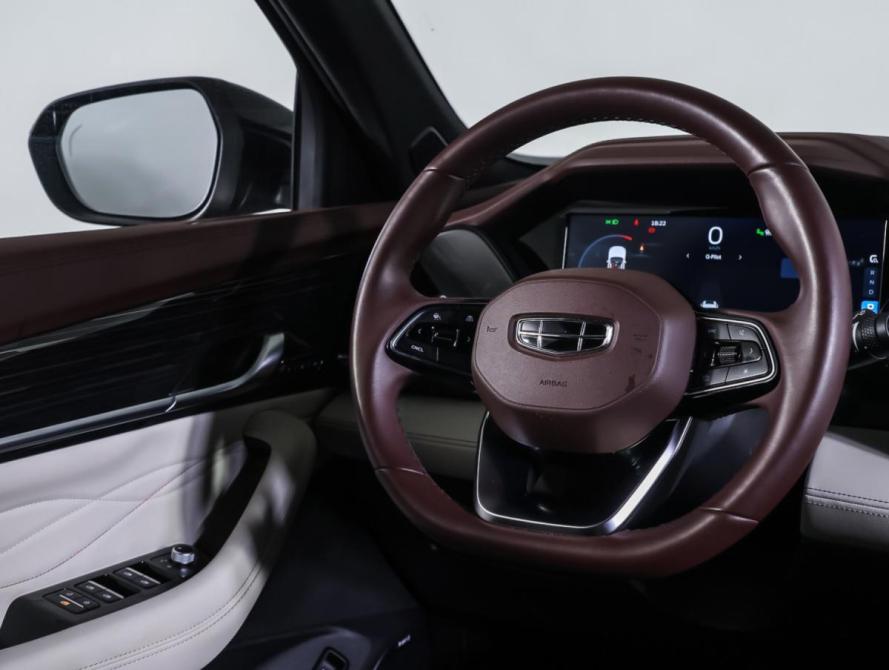 Geely Monjaro I Москва  - изображение 13