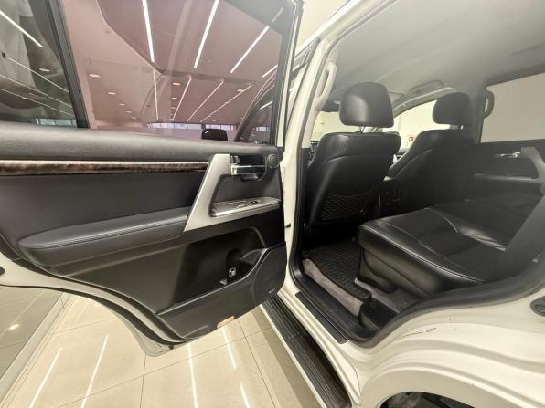 Toyota Land Cruiser 200 Series Рестайлинг 1 с пробегом 2015 года, цена 4 200 000 рублей, 172450 км, внедорожник, Автокод Объявления