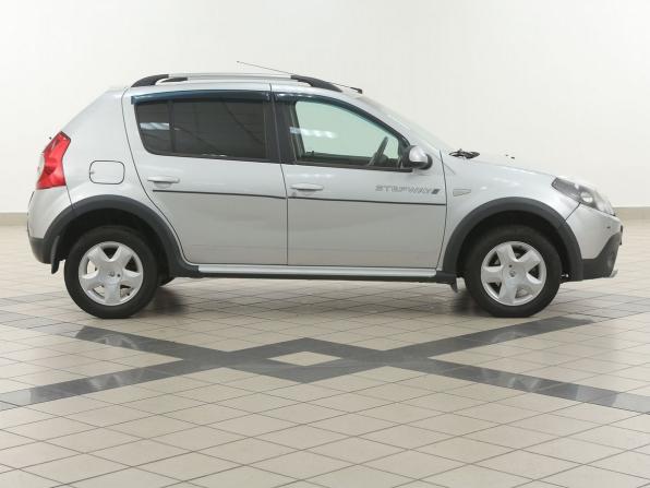Renault Sandero I с пробегом 2014 года, цена 699 000 рублей, 105200 км, хэтчбек, Автокод Объявления