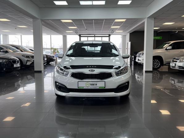 Kia Ceed II Рестайлинг с пробегом 2015 года, цена 795 000 рублей, 261992 км, хэтчбек, Автокод Объявления