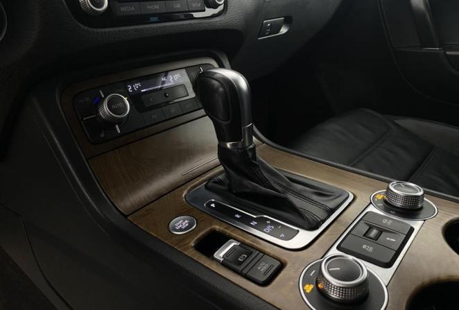 Volkswagen Touareg II Рестайлинг с пробегом 2015 года, цена 2 700 000 рублей, 184915 км, внедорожник, Автокод Объявления