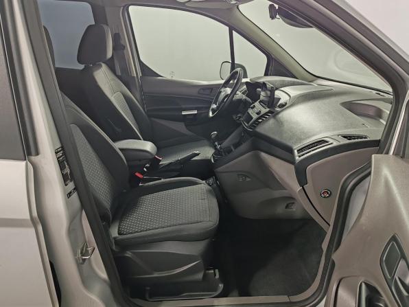 Ford Tourneo Connect II Рестайлинг с пробегом 2019 года, цена 1 699 000 рублей, 113266 км, компактвэн, Автокод Объявления