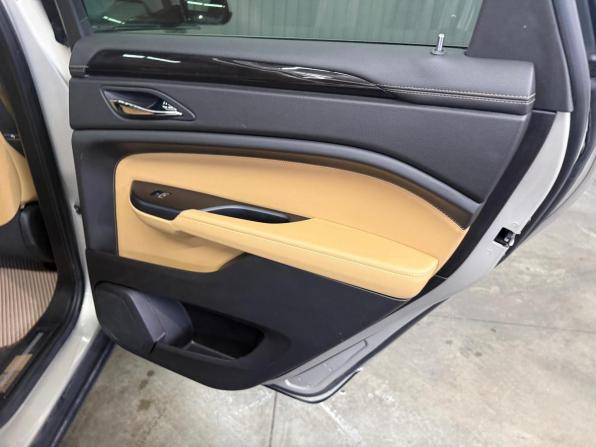 Cadillac SRX II Рестайлинг с пробегом 2015 года, цена 1 597 000 рублей, 111476 км, внедорожник, Автокод Объявления