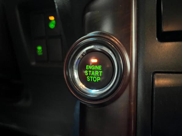 Toyota Land Cruiser Prado 150 Series Рестайлинг 1 с пробегом 2014 года, цена 3 780 000 рублей, 307833 км, внедорожник, Автокод Объявления